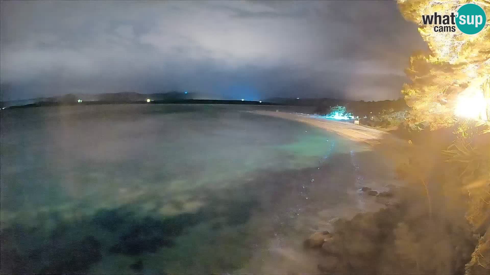 Spletna kamera Bol Zlatni Rat – Pogled v živo z otoka Brač