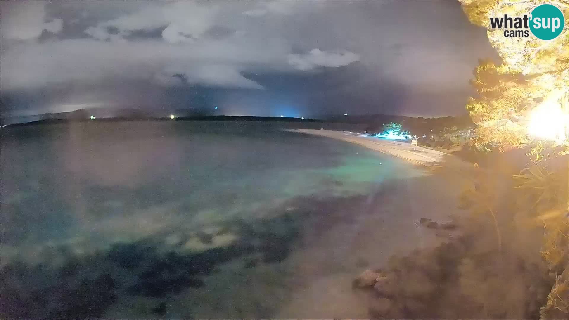 Spletna kamera Bol Zlatni Rat – Pogled v živo z otoka Brač