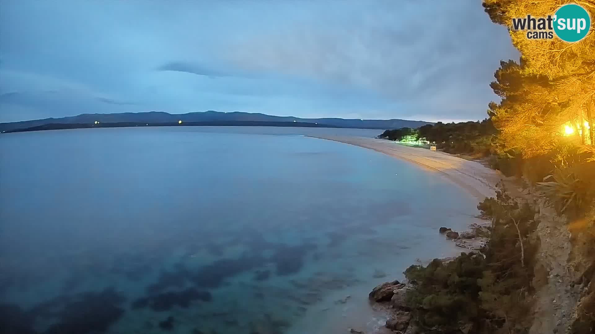 Spletna kamera Bol Zlatni Rat – Pogled v živo z otoka Brač