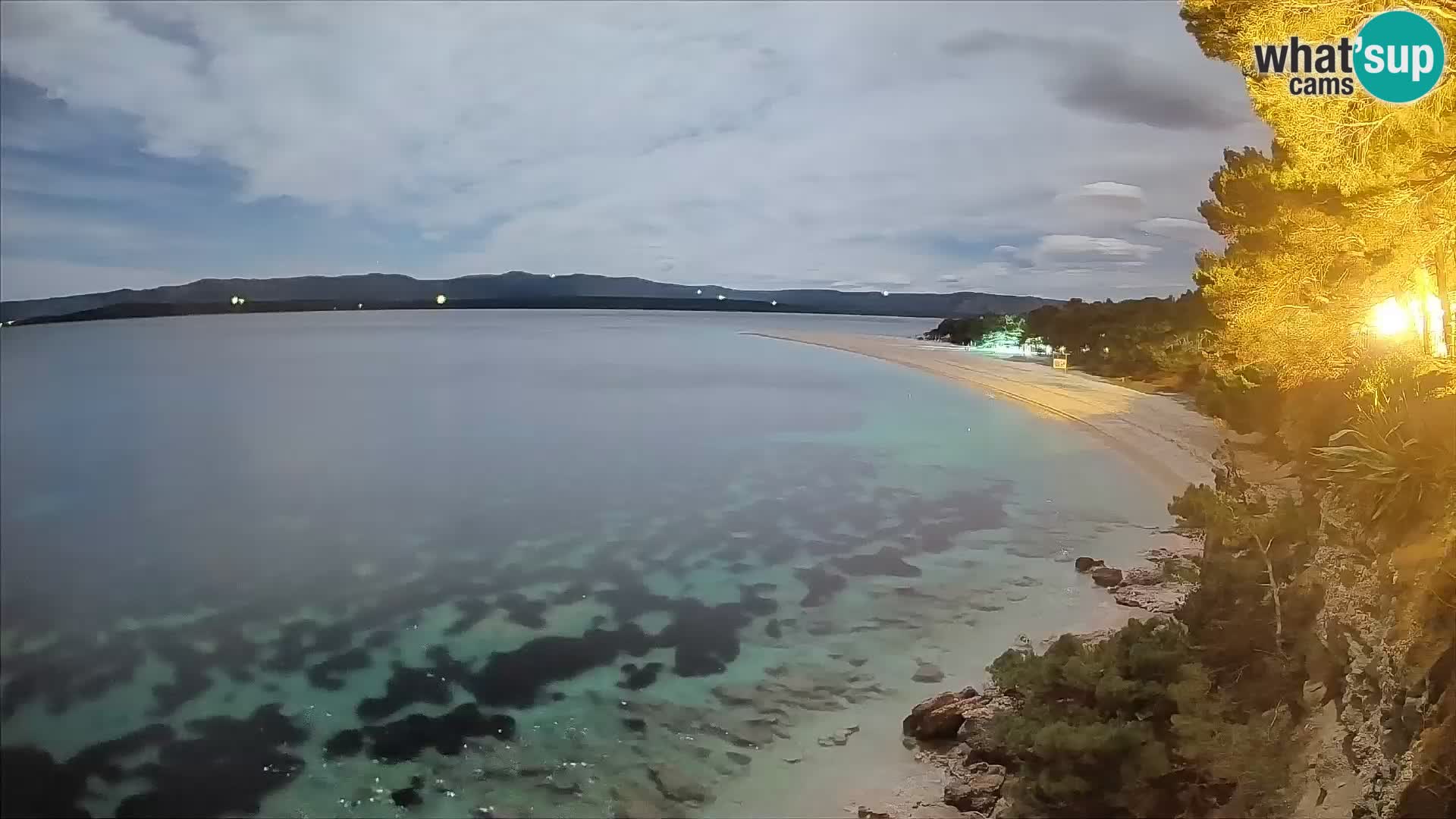 Spletna kamera Bol Zlatni Rat – Pogled v živo z otoka Brač