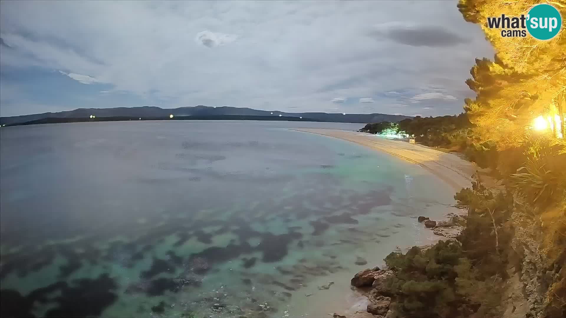 Spletna kamera Bol Zlatni Rat – Pogled v živo z otoka Brač