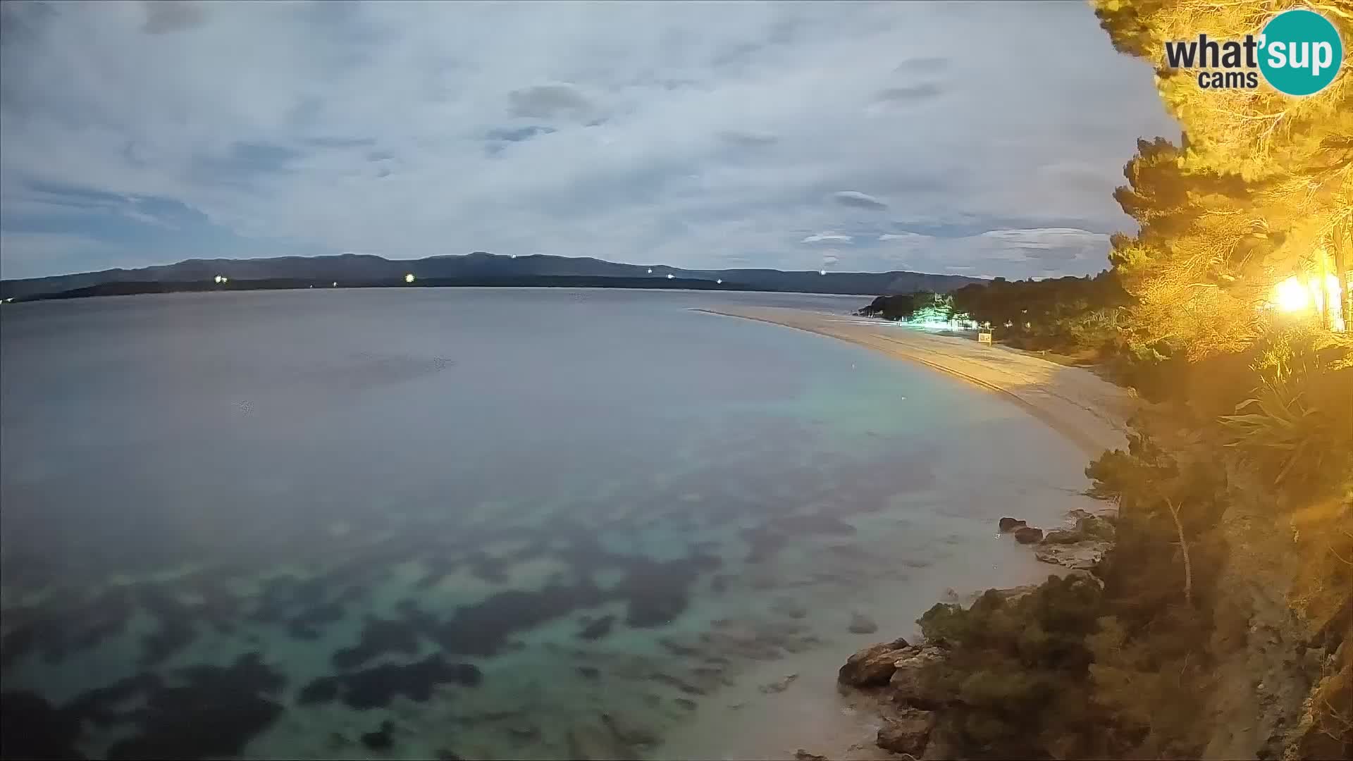 Spletna kamera Bol Zlatni Rat – Pogled v živo z otoka Brač