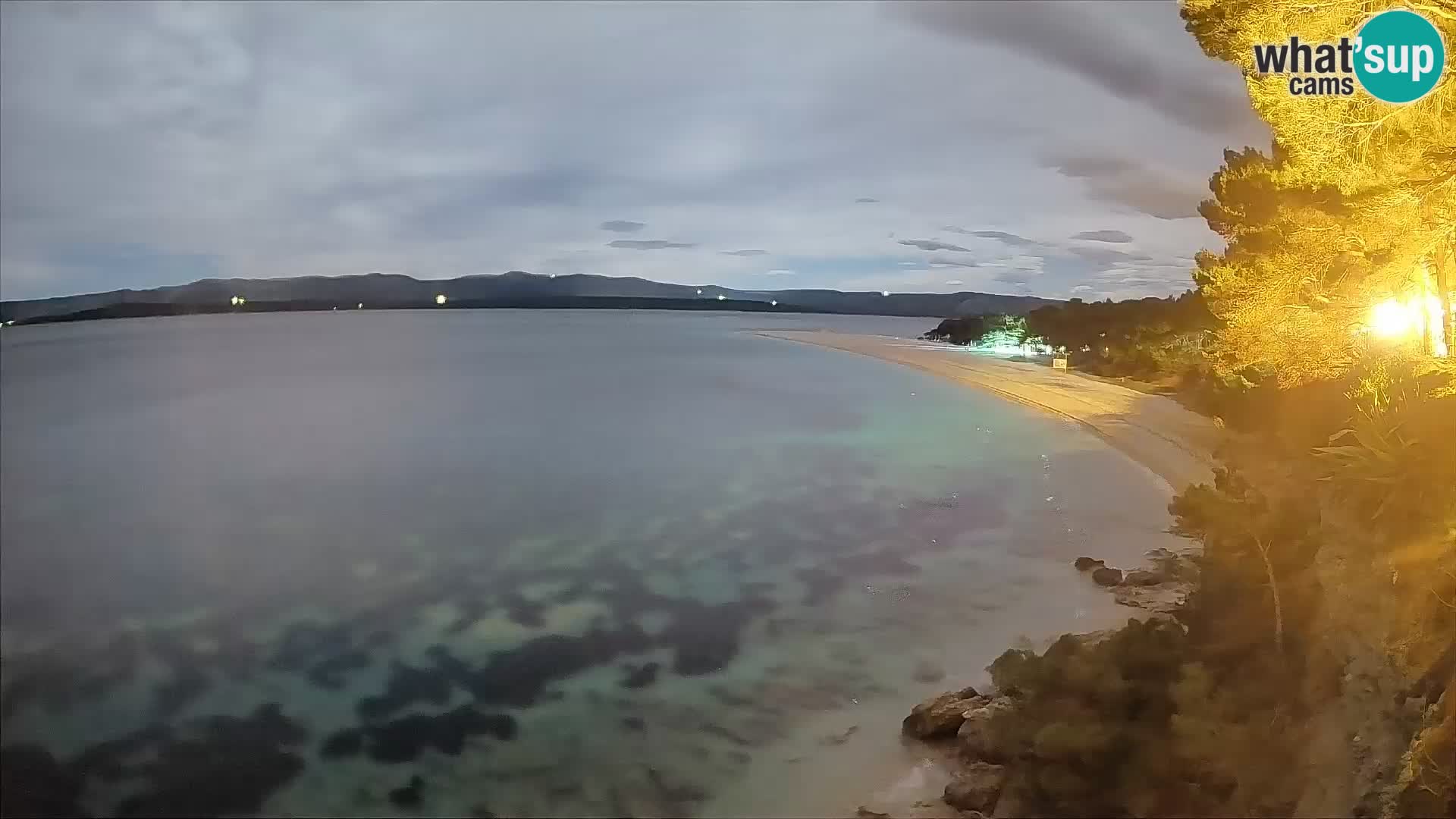 Web kamera Bol Zlatni Rat – Pogled uživo s otoka Brača