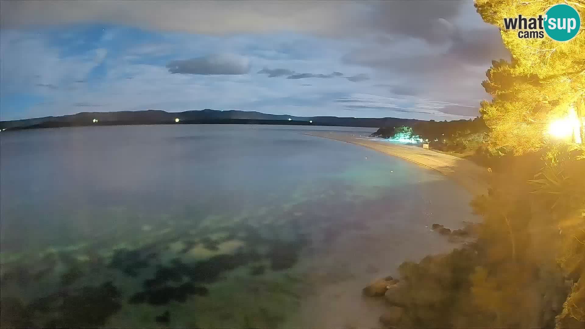 Web kamera Bol Zlatni Rat – Pogled uživo s otoka Brača