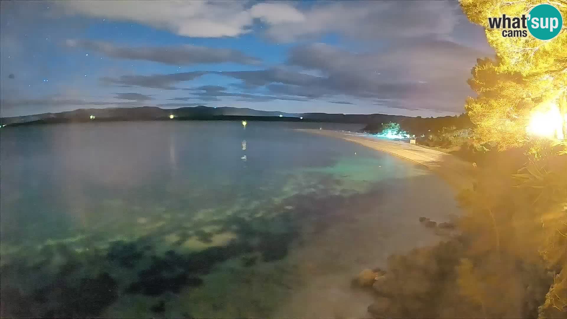 Web kamera Bol Zlatni Rat – Pogled uživo s otoka Brača