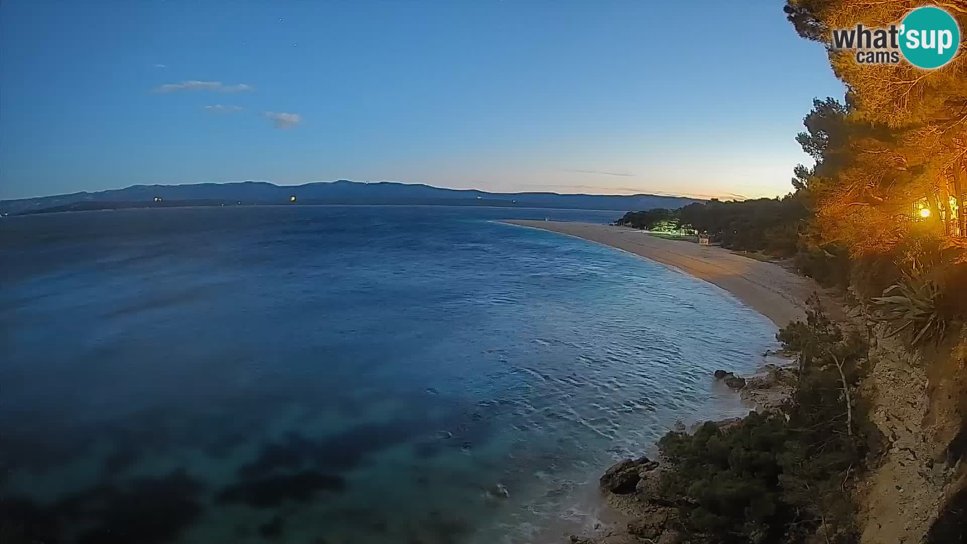 Web kamera Bol Zlatni Rat – Pogled uživo s otoka Brača