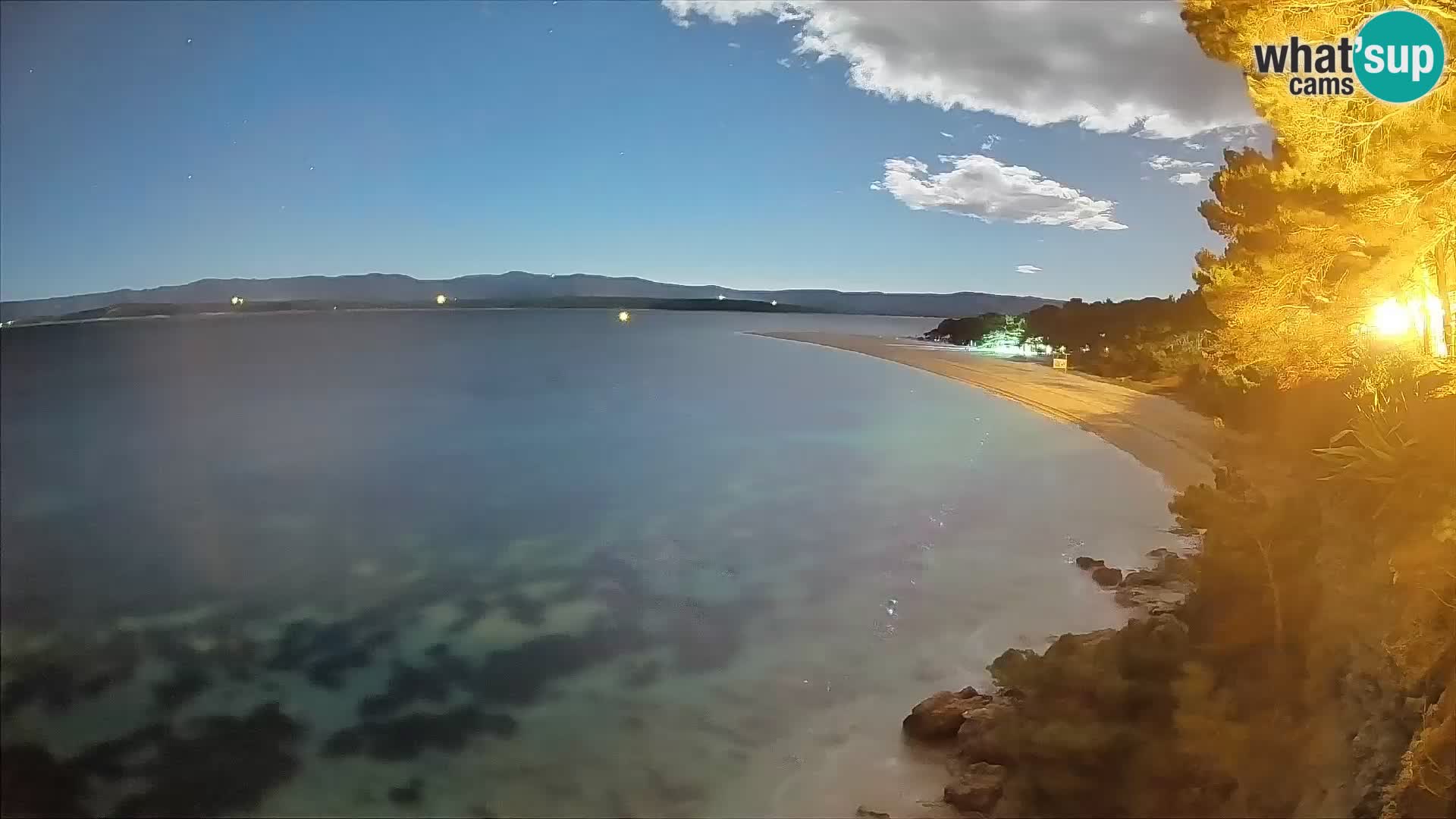 Spletna kamera Bol Zlatni Rat – Pogled v živo z otoka Brač