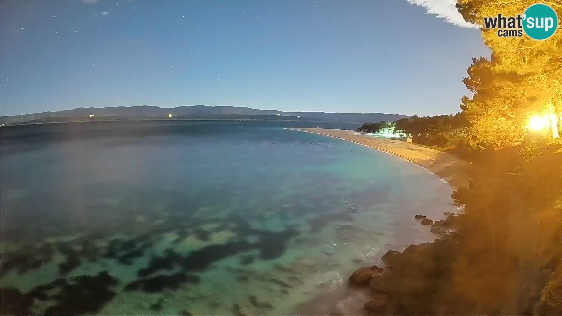 Spletna kamera Bol Zlatni Rat – Pogled v živo z otoka Brač