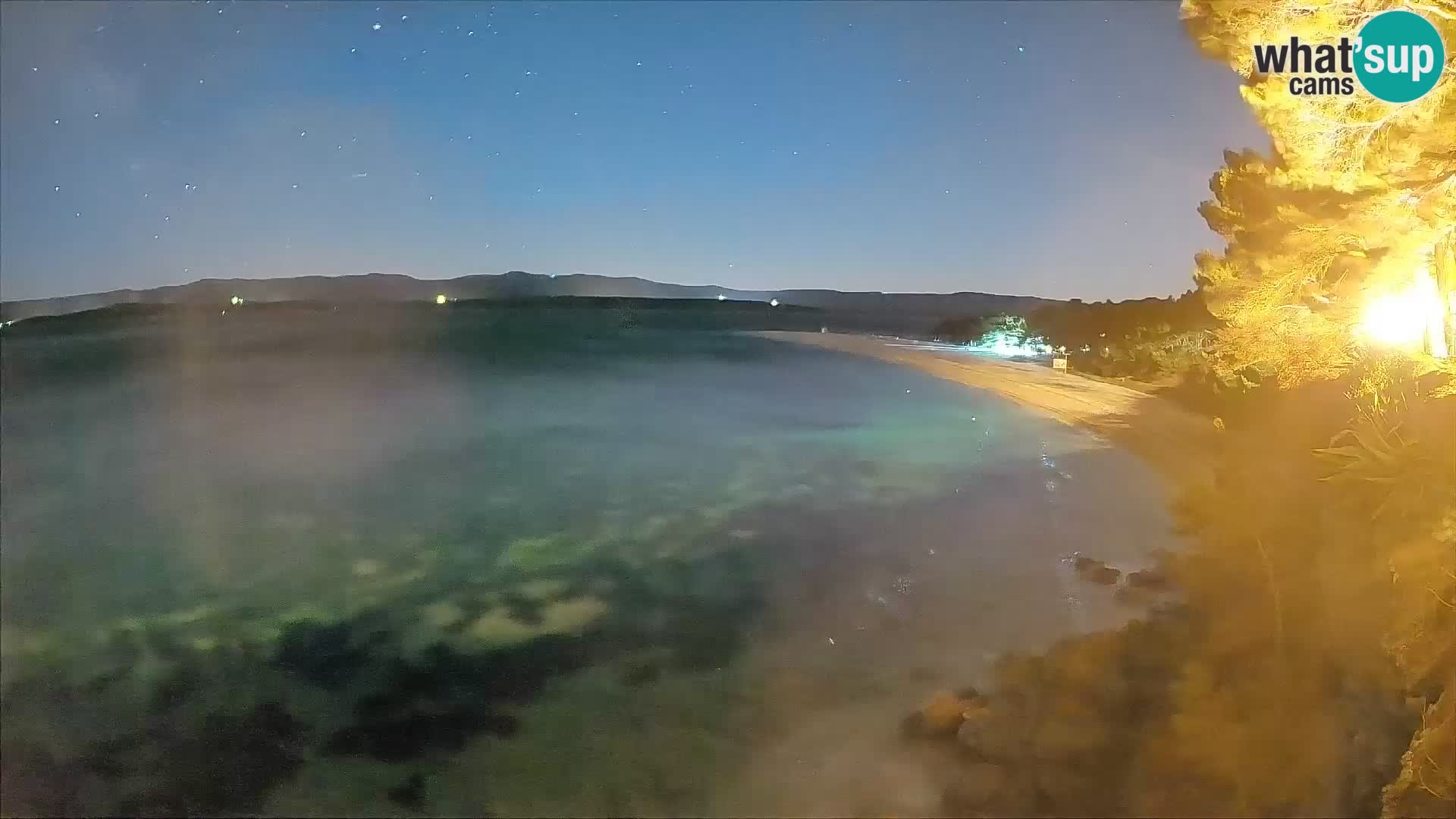 Spletna kamera Bol Zlatni Rat – Pogled v živo z otoka Brač