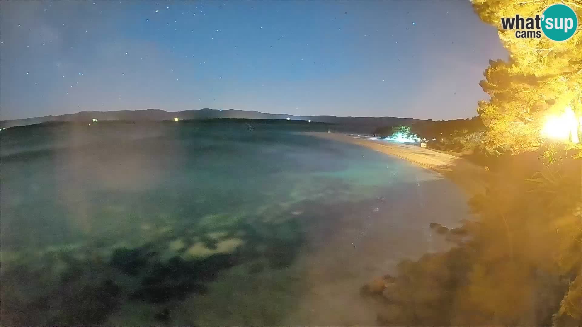 Spletna kamera Bol Zlatni Rat – Pogled v živo z otoka Brač