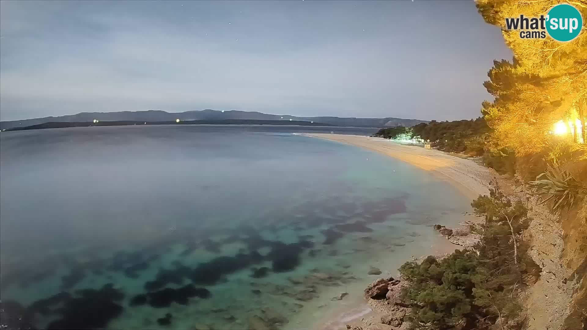 Spletna kamera Bol Zlatni Rat – Pogled v živo z otoka Brač