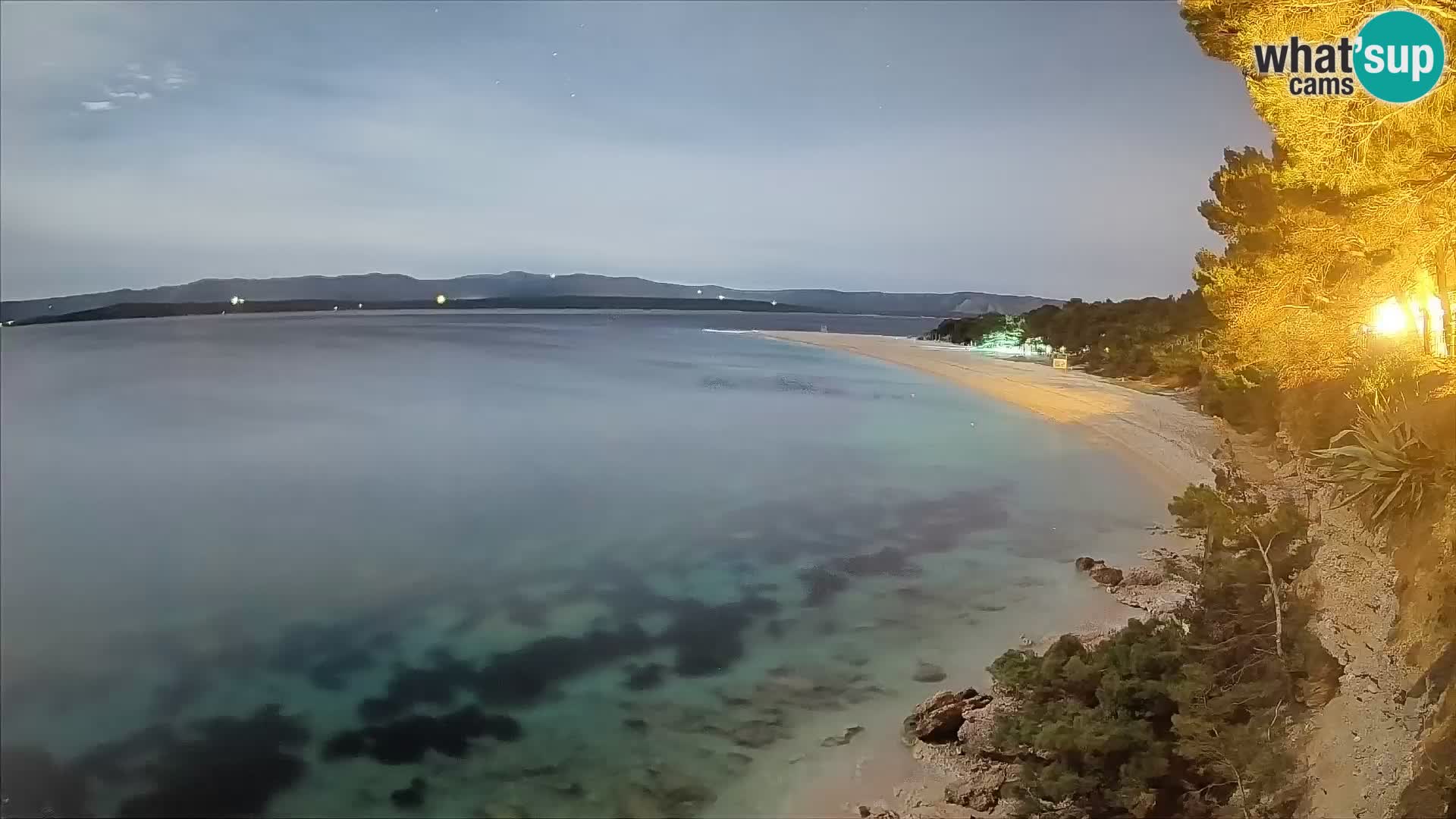 Web kamera Bol Zlatni Rat – Pogled uživo s otoka Brača