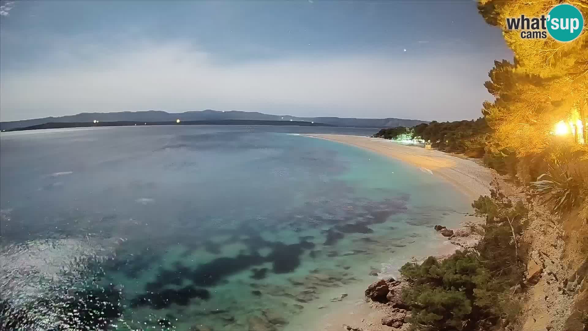 Web kamera Bol Zlatni Rat – Pogled uživo s otoka Brača