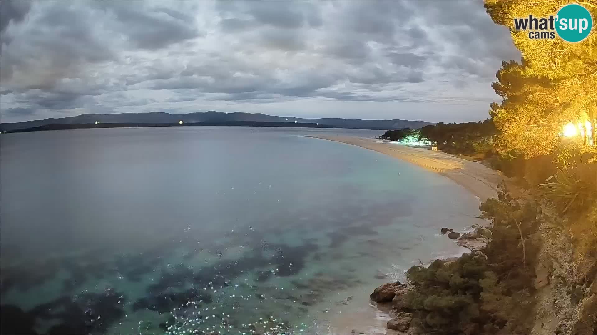 Web kamera Bol Zlatni Rat – Pogled uživo s otoka Brača