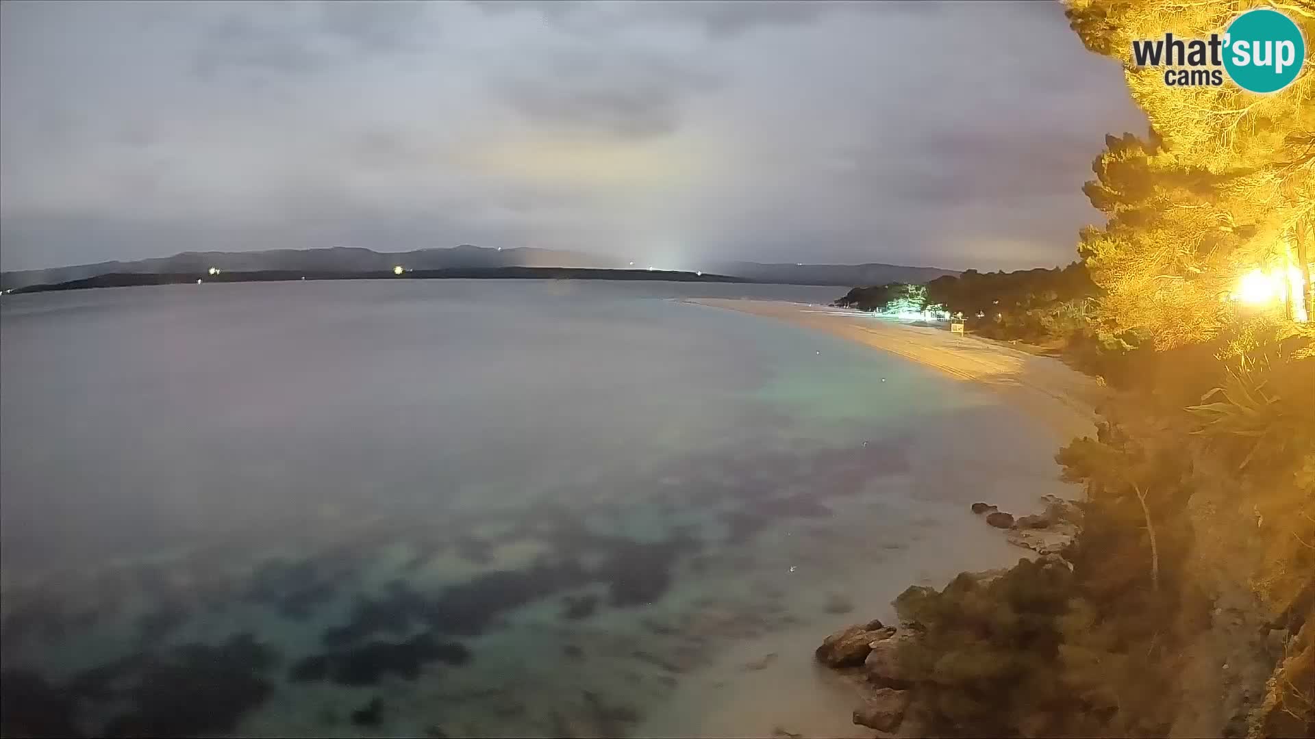Web kamera Bol Zlatni Rat – Pogled uživo s otoka Brača