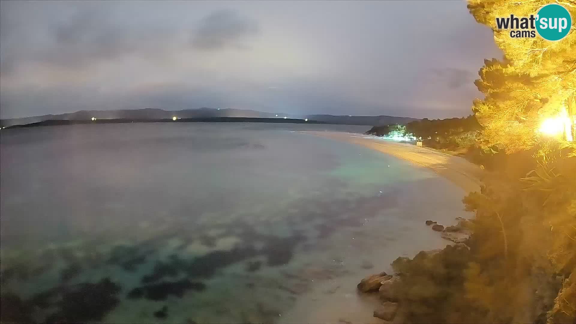 Spletna kamera Bol Zlatni Rat – Pogled v živo z otoka Brač