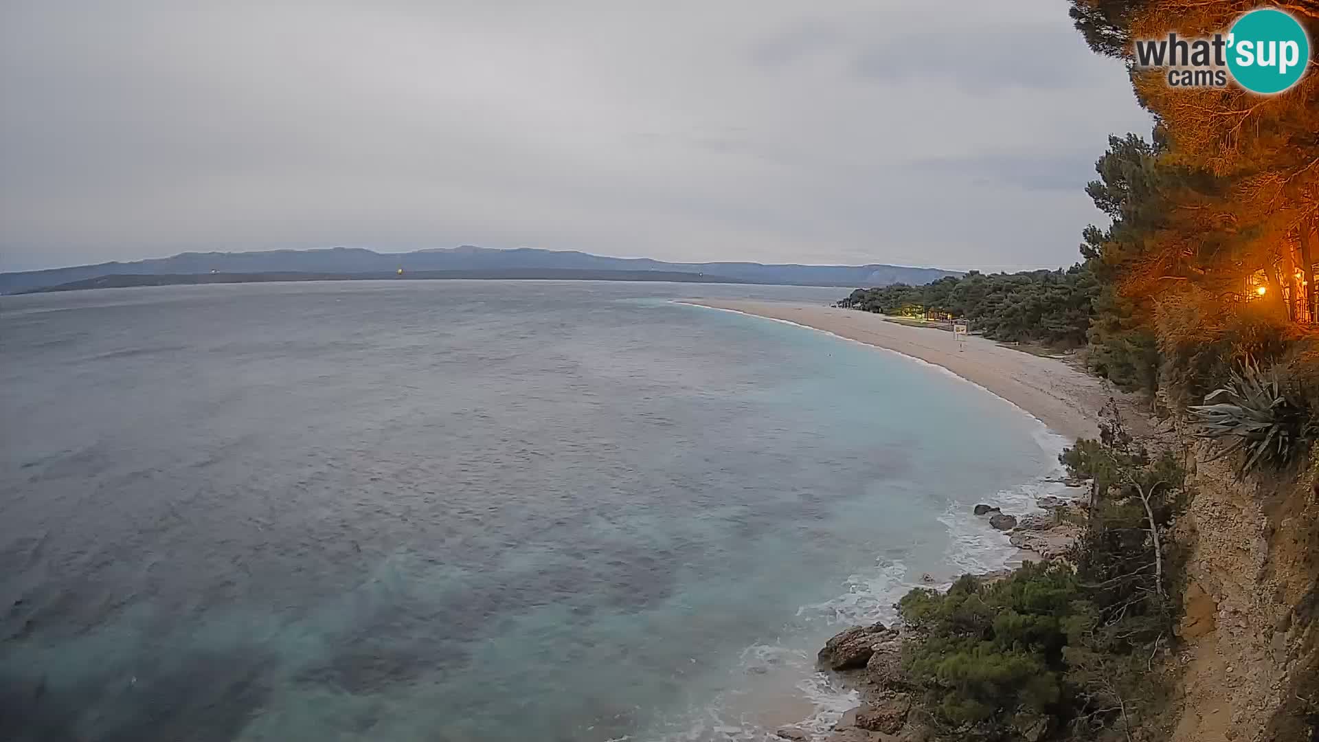 Spletna kamera Bol Zlatni Rat – Pogled v živo z otoka Brač