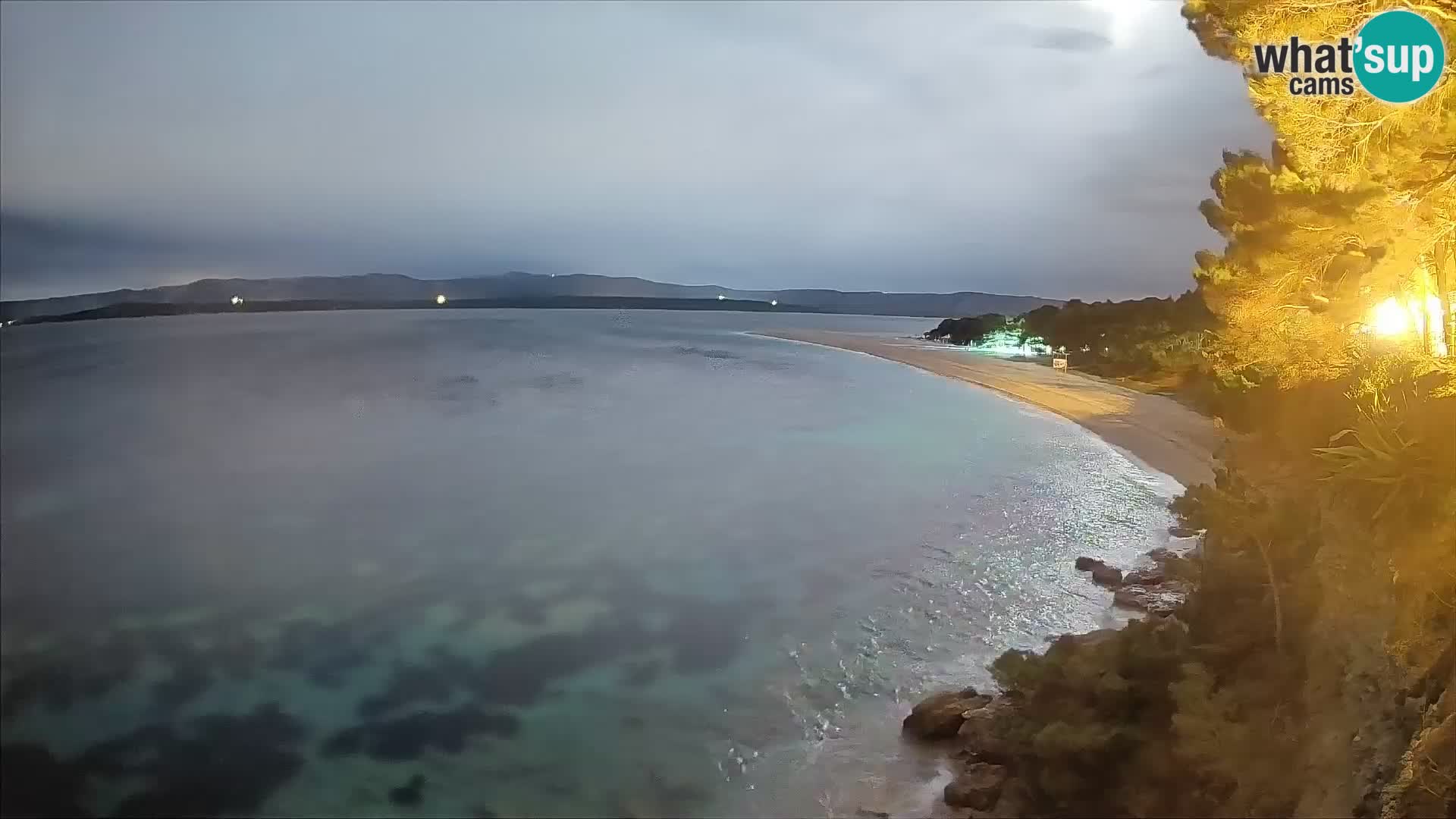 Webcam Zlatni Rat Bol – Liveblick vom berühmten Strand auf Brač