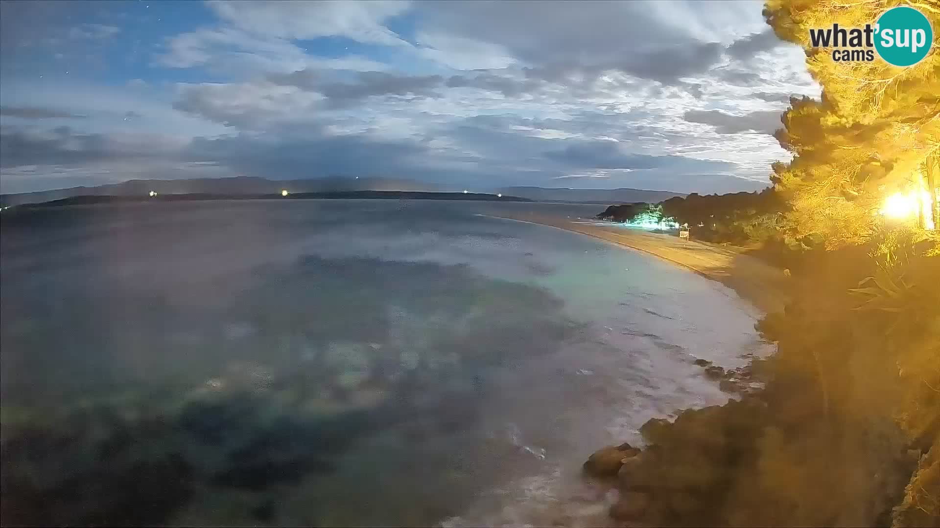 Spletna kamera Bol Zlatni Rat – Pogled v živo z otoka Brač