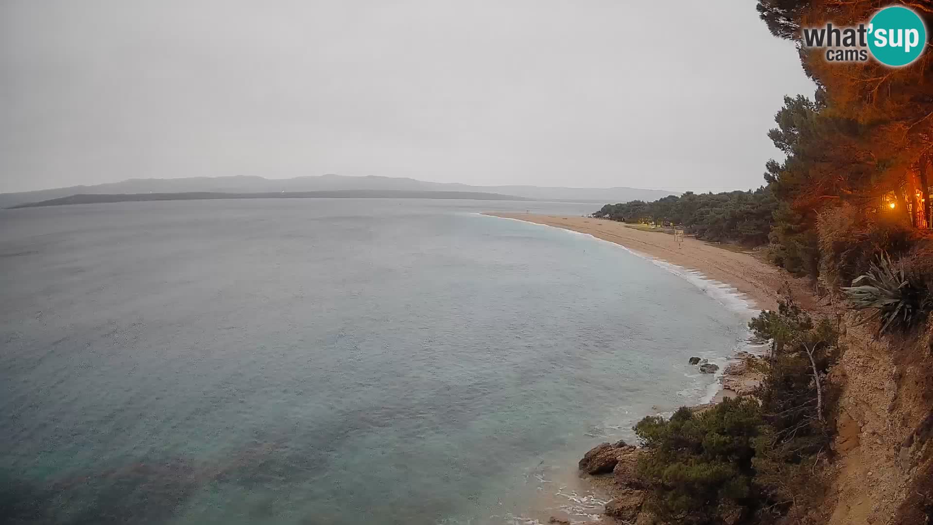 Spletna kamera Bol Zlatni Rat – Pogled v živo z otoka Brač