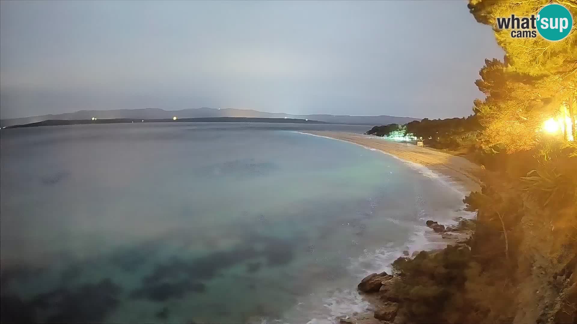 Web kamera Bol Zlatni Rat – Pogled uživo s otoka Brača
