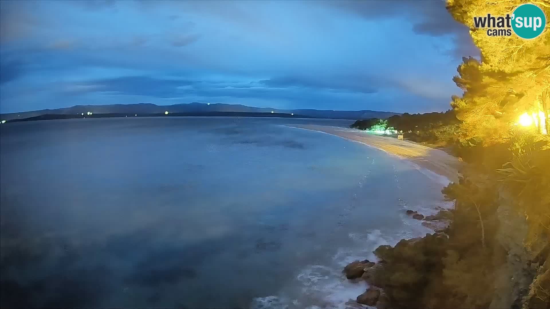 Spletna kamera Bol Zlatni Rat – Pogled v živo z otoka Brač