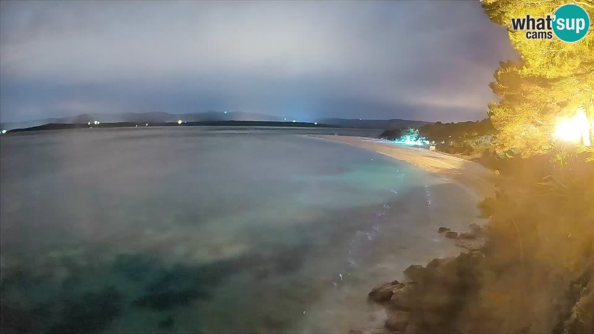 Spletna kamera Bol Zlatni Rat – Pogled v živo z otoka Brač