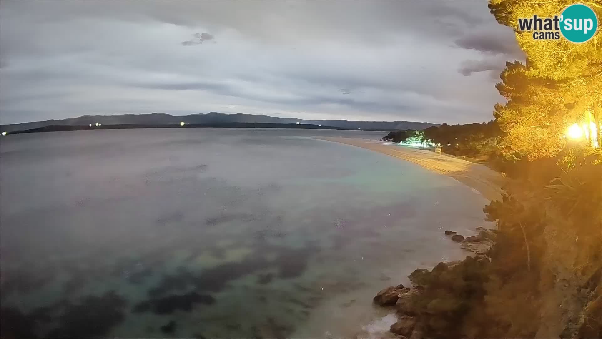 Spletna kamera Bol Zlatni Rat – Pogled v živo z otoka Brač