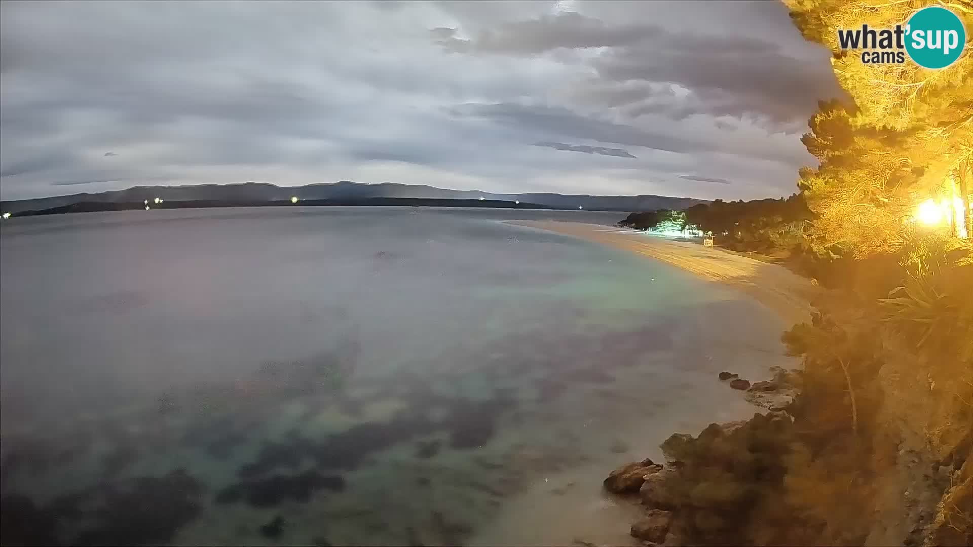 Web kamera Bol Zlatni Rat – Pogled uživo s otoka Brača