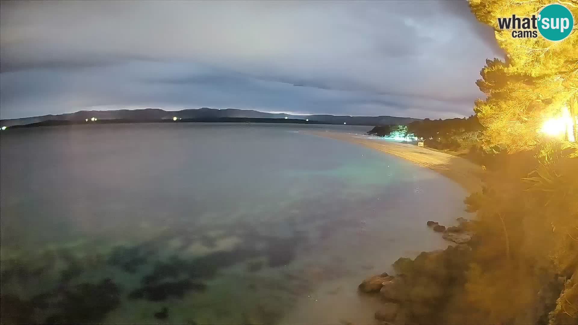 Spletna kamera Bol Zlatni Rat – Pogled v živo z otoka Brač
