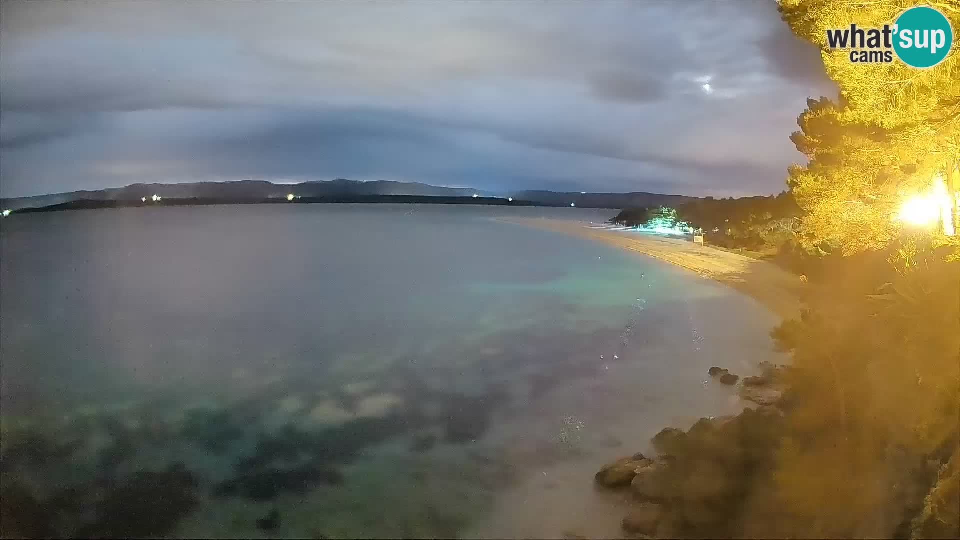 Web kamera Bol Zlatni Rat – Pogled uživo s otoka Brača