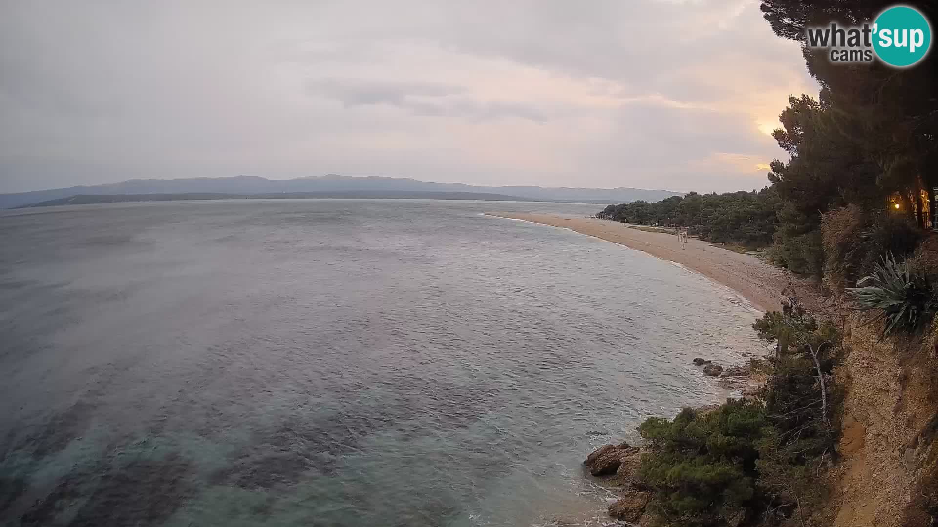 Web kamera Bol Zlatni Rat – Pogled uživo s otoka Brača