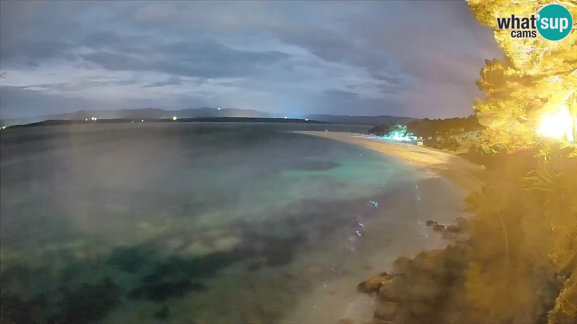 Spletna kamera Bol Zlatni Rat – Pogled v živo z otoka Brač