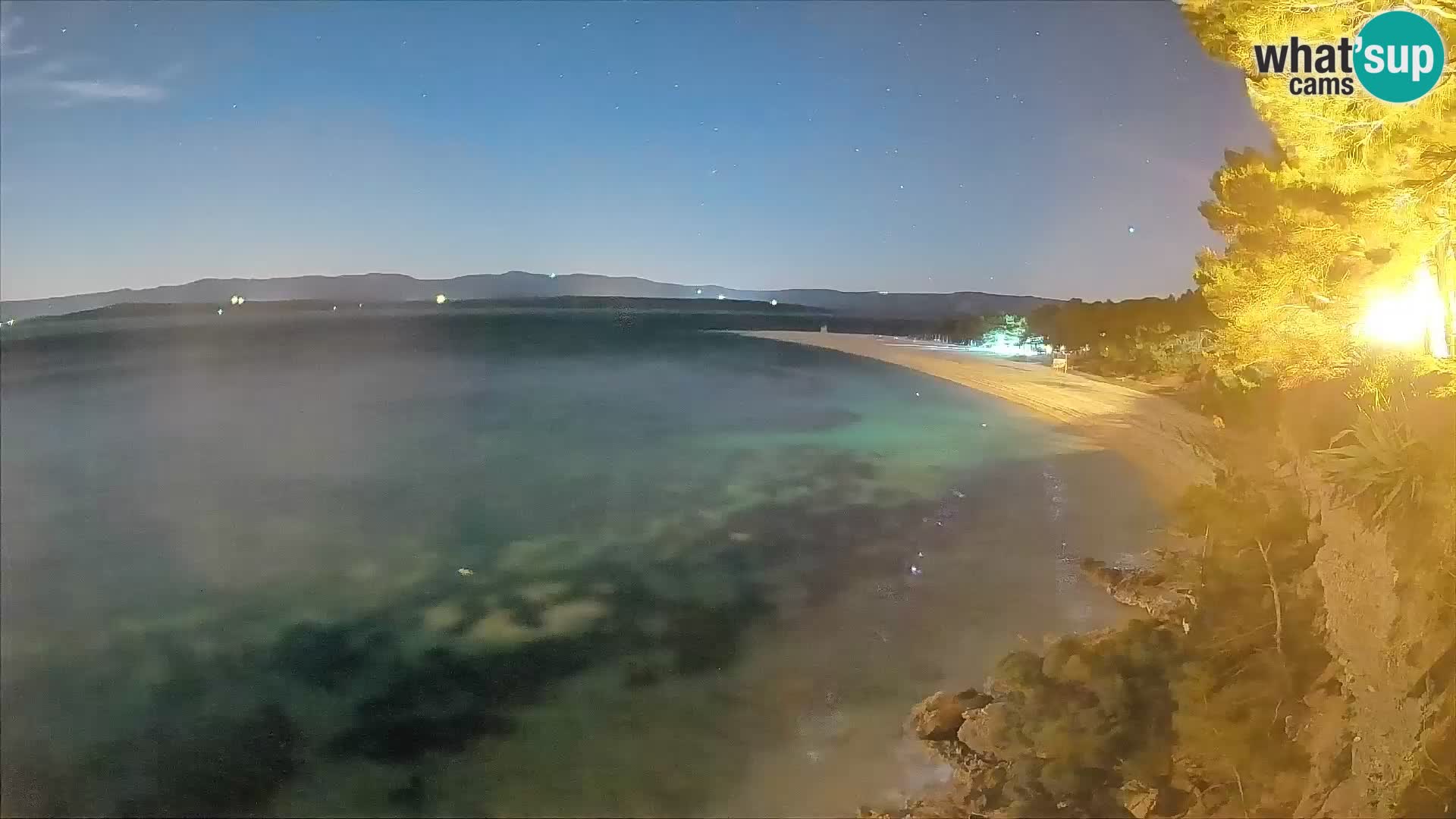 Web kamera Bol Zlatni Rat – Pogled uživo s otoka Brača