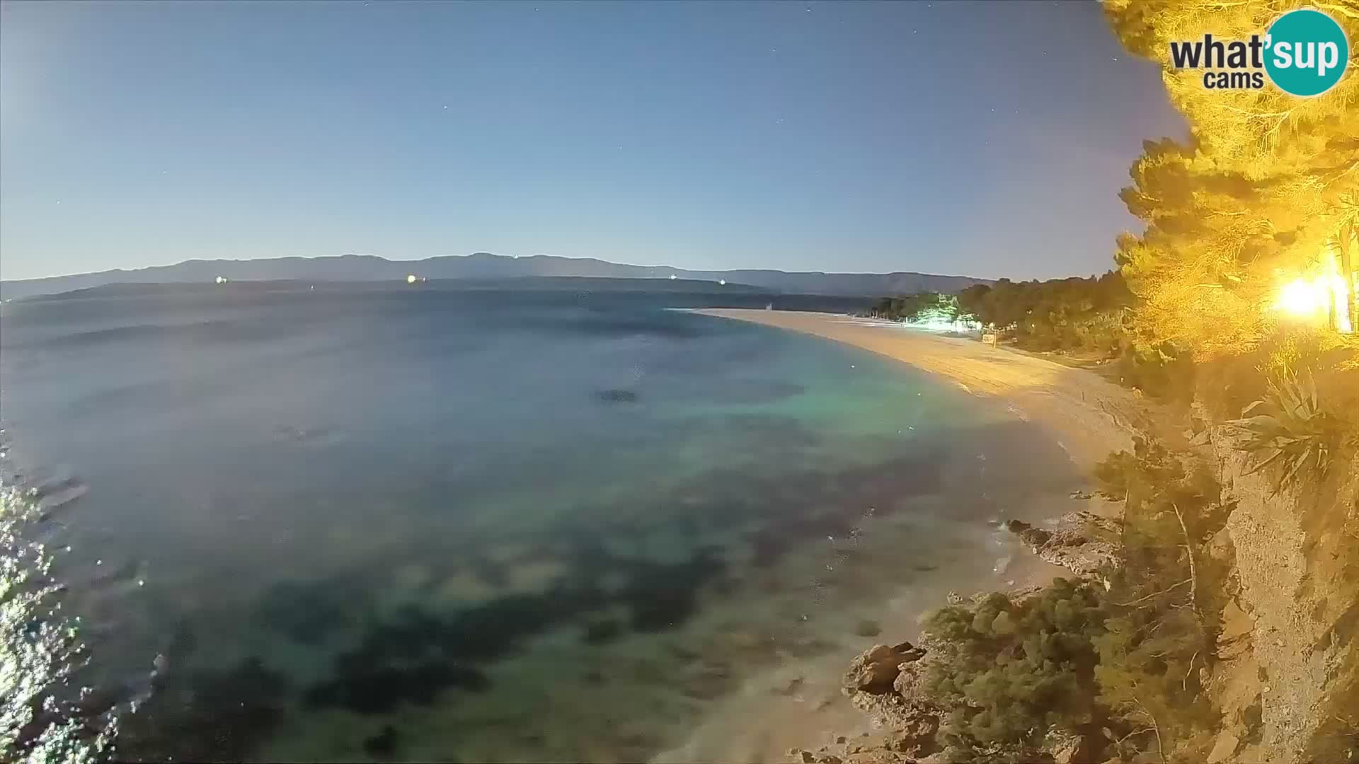 Spletna kamera Bol Zlatni Rat – Pogled v živo z otoka Brač