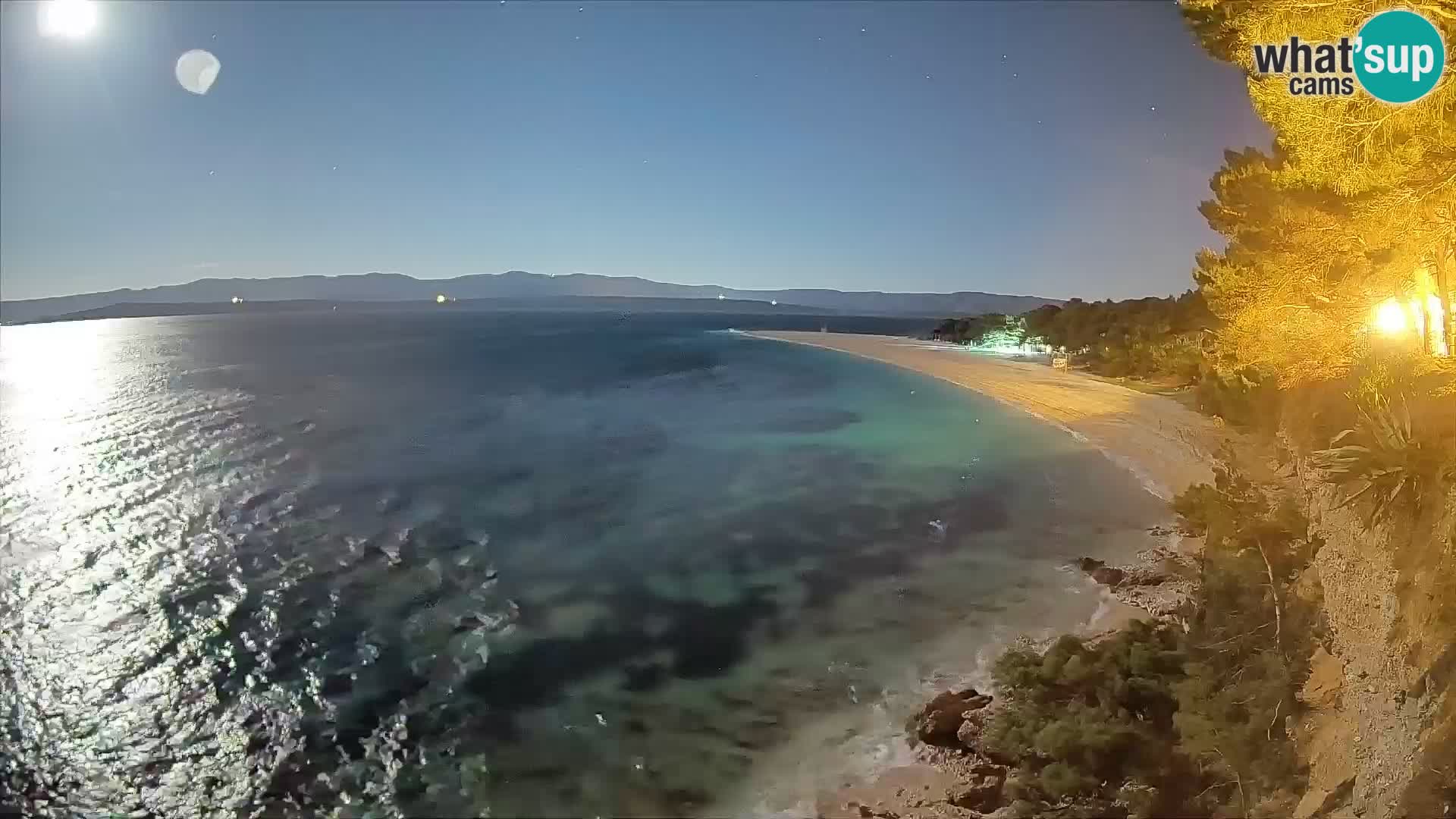 Spletna kamera Bol Zlatni Rat – Pogled v živo z otoka Brač