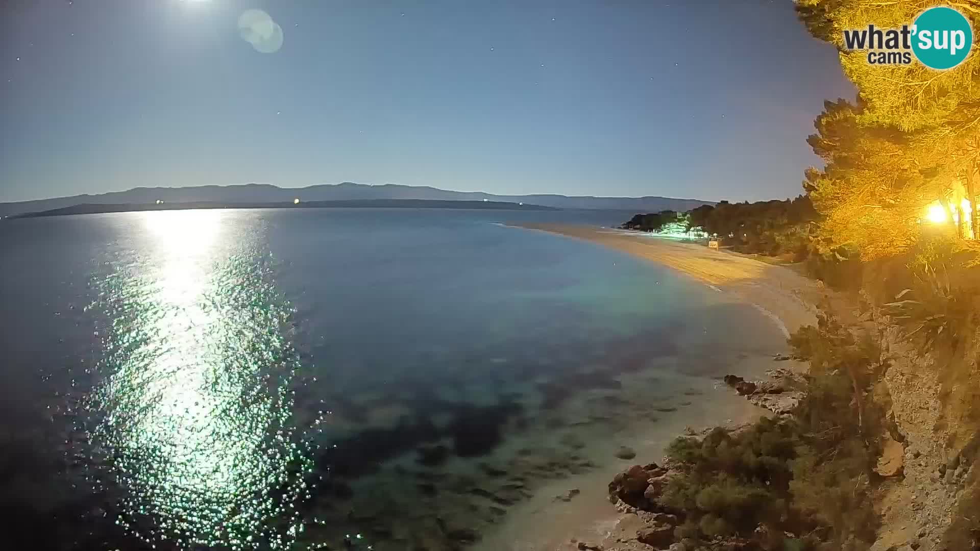 Spletna kamera Bol Zlatni Rat – Pogled v živo z otoka Brač