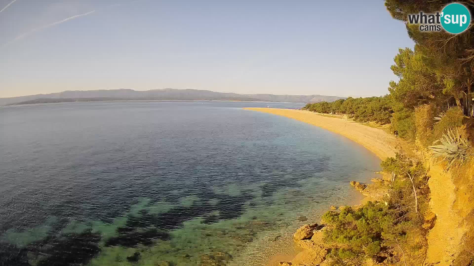 Spletna kamera Bol Zlatni Rat – Pogled v živo z otoka Brač