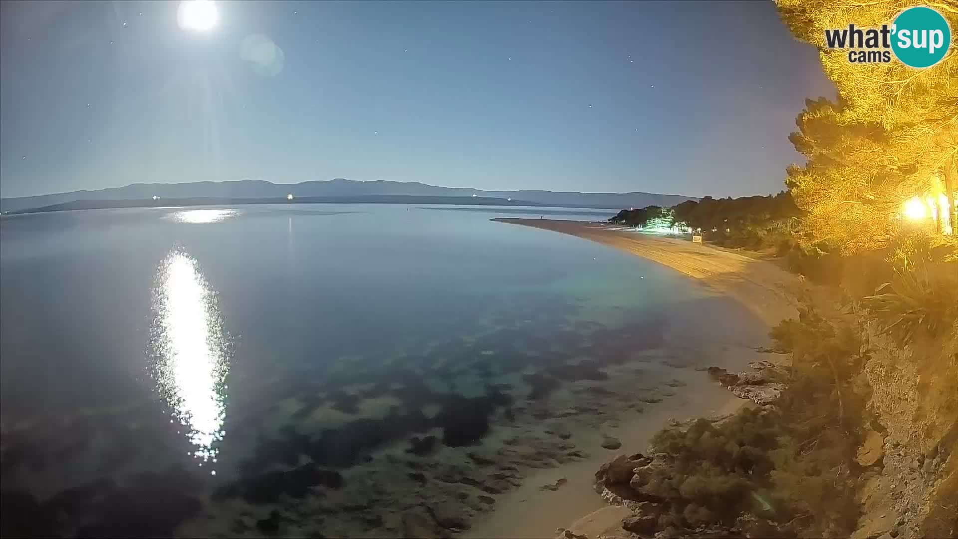 Web kamera Bol Zlatni Rat – Pogled uživo s otoka Brača