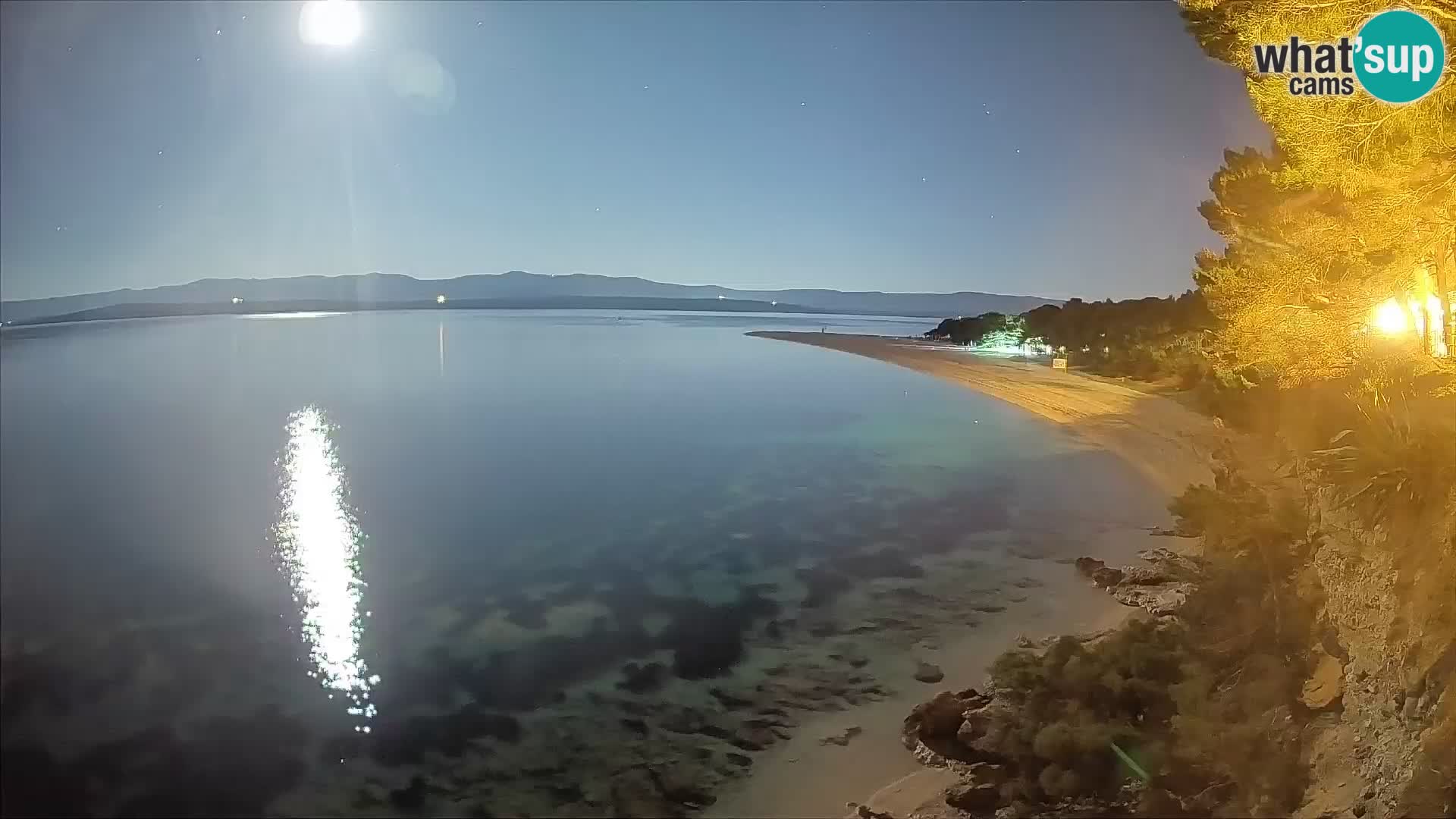 Spletna kamera Bol Zlatni Rat – Pogled v živo z otoka Brač
