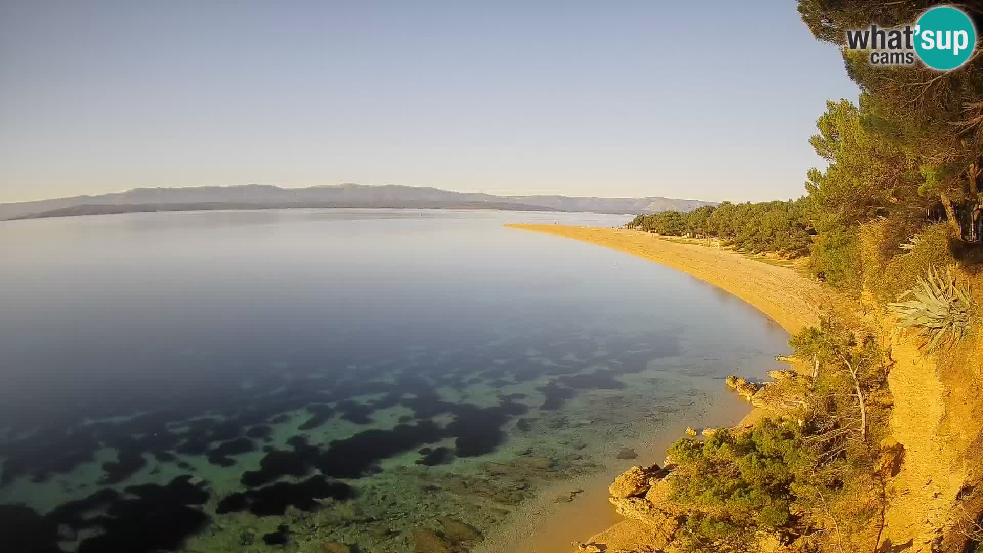 Spletna kamera Bol Zlatni Rat – Pogled v živo z otoka Brač