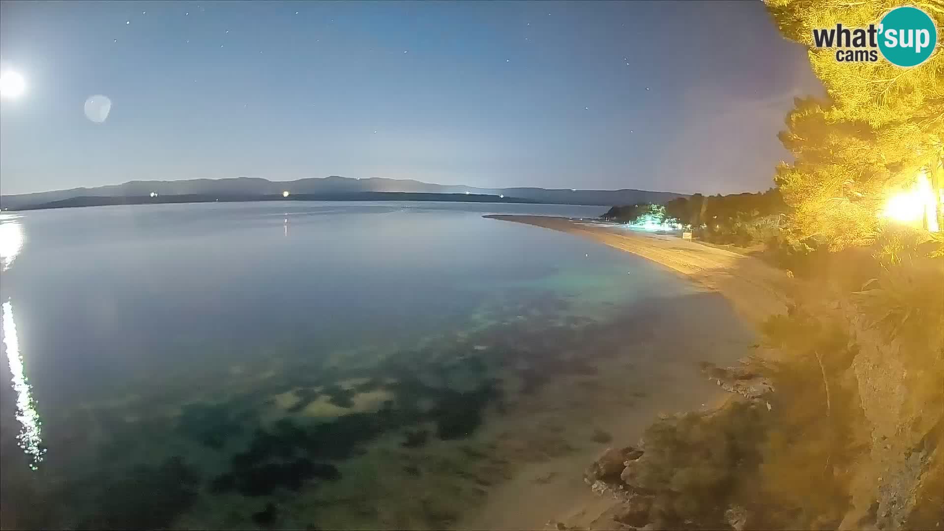 Web kamera Bol Zlatni Rat – Pogled uživo s otoka Brača