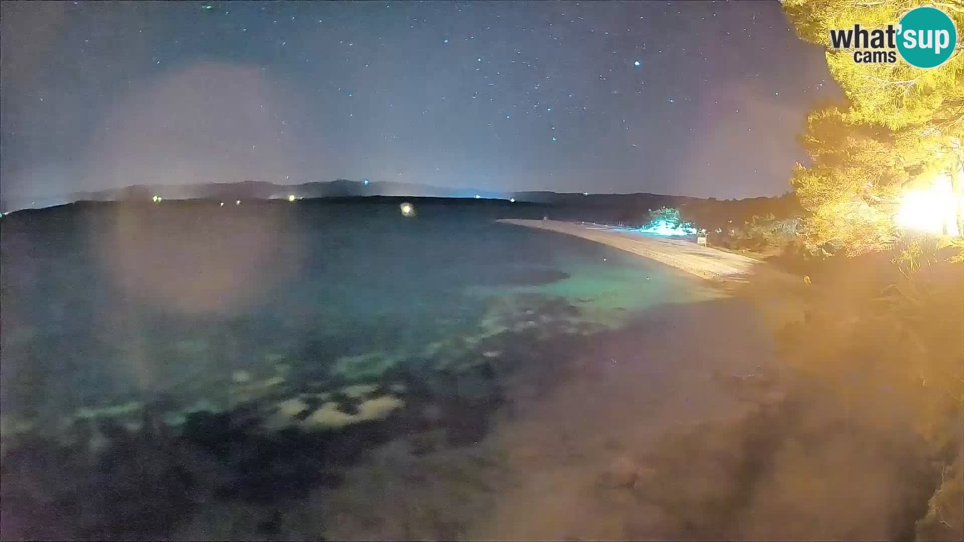 Spletna kamera Bol Zlatni Rat – Pogled v živo z otoka Brač