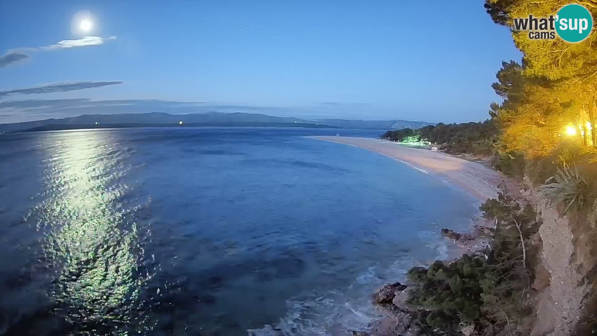 Spletna kamera Bol Zlatni Rat – Pogled v živo z otoka Brač
