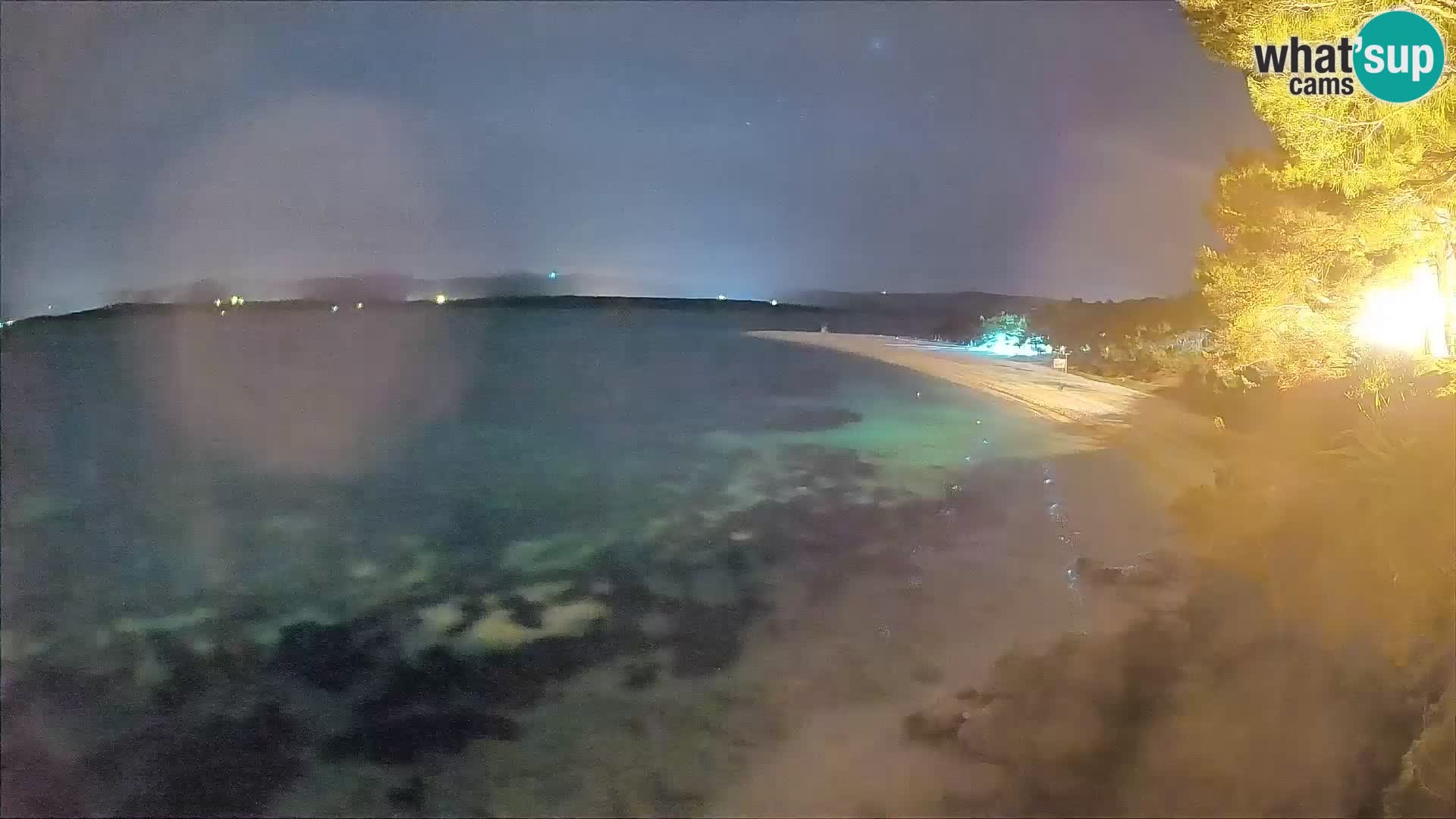 Web kamera Bol Zlatni Rat – Pogled uživo s otoka Brača