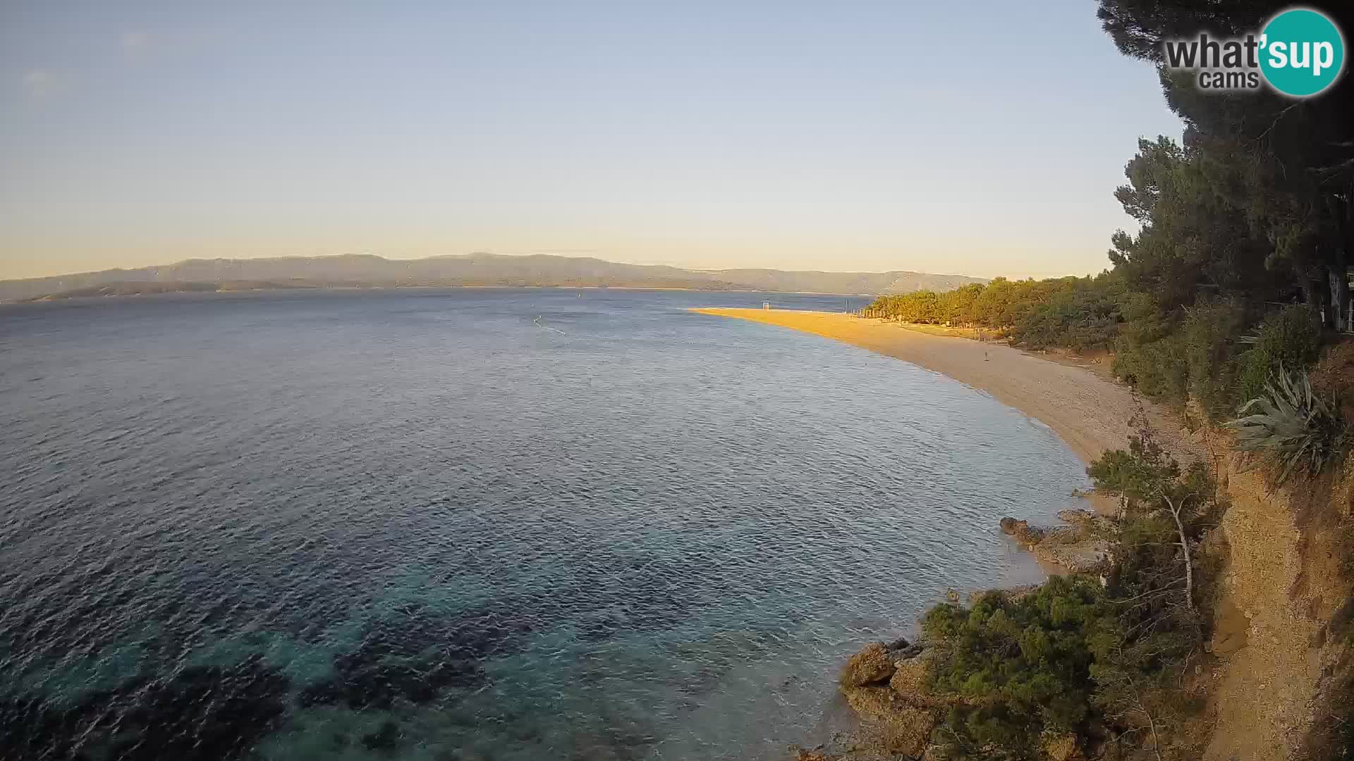 Spletna kamera Bol Zlatni Rat – Pogled v živo z otoka Brač