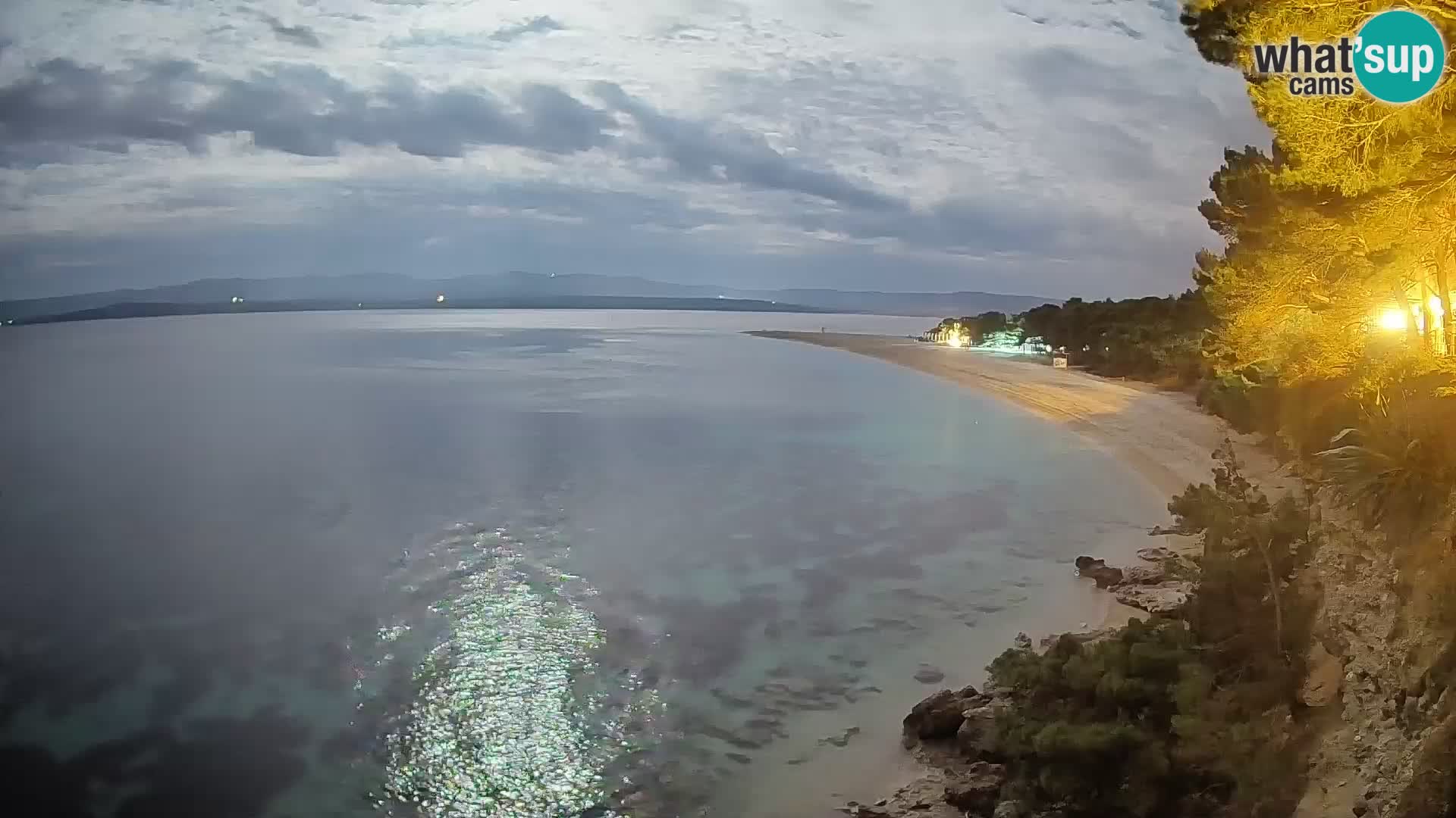 Spletna kamera Bol Zlatni Rat – Pogled v živo z otoka Brač