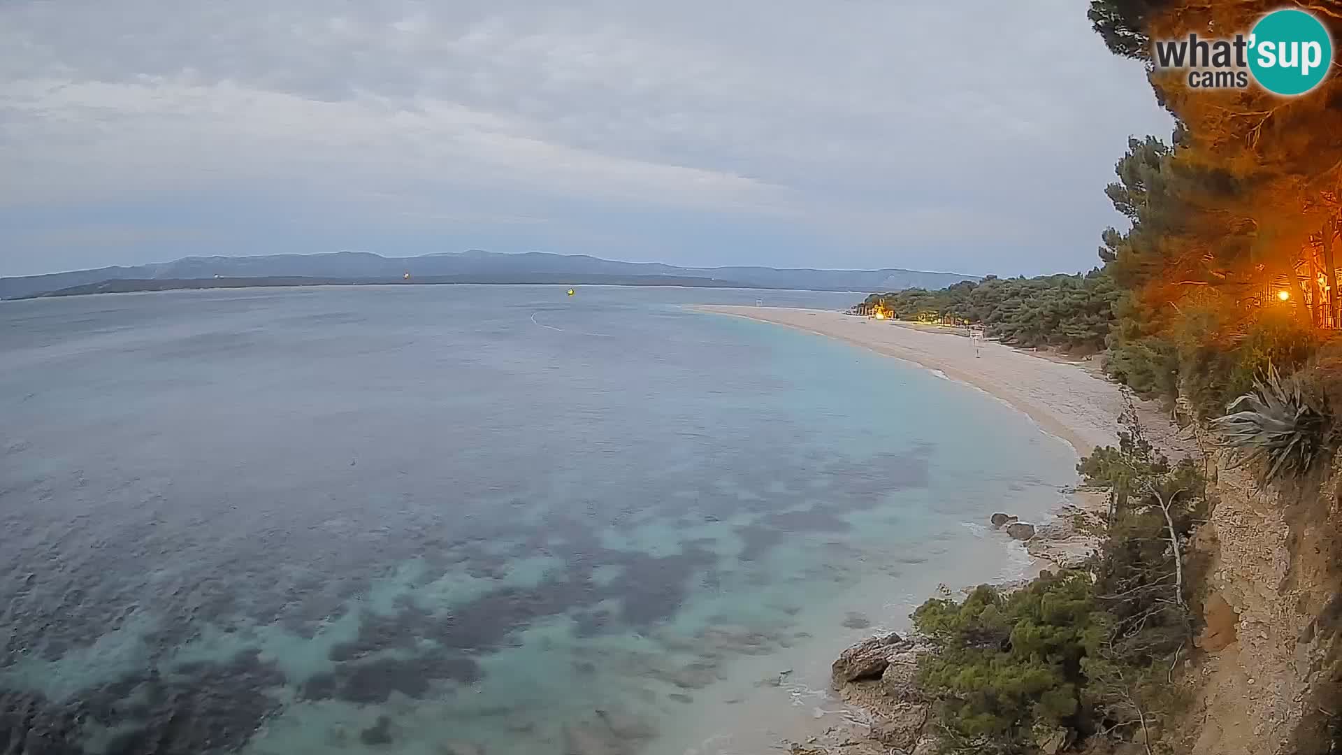 Web kamera Bol Zlatni Rat – Pogled uživo s otoka Brača
