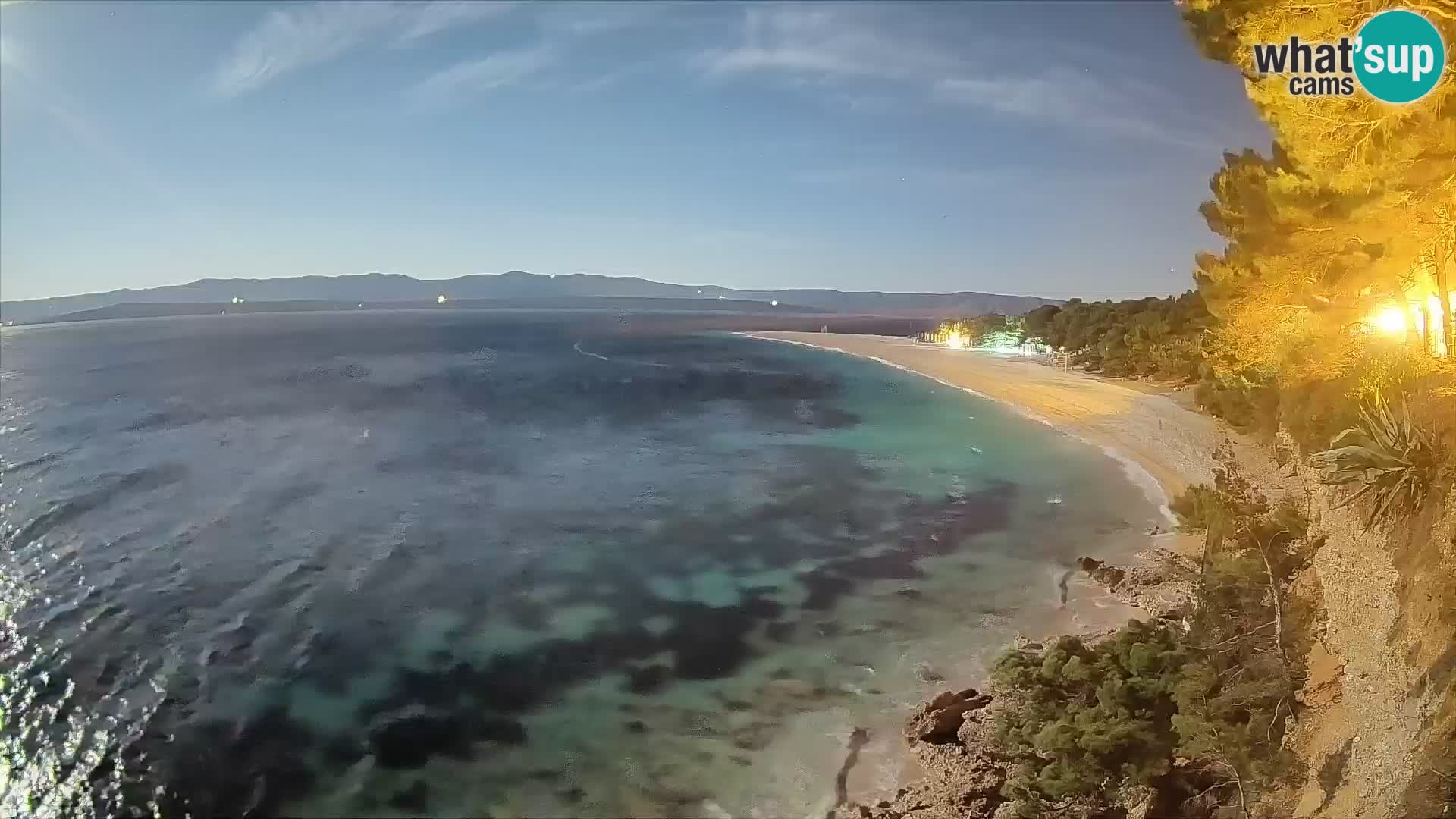 Web kamera Bol Zlatni Rat – Pogled uživo s otoka Brača