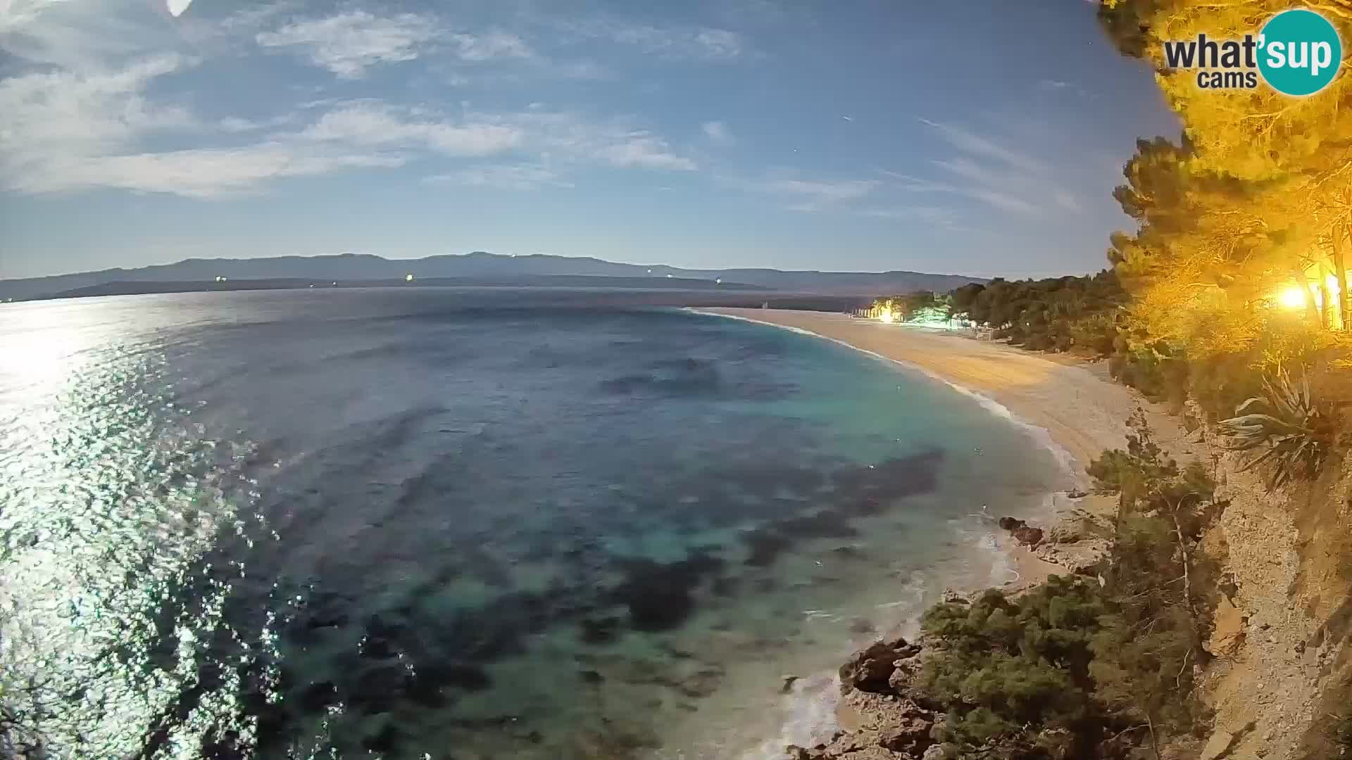Spletna kamera Bol Zlatni Rat – Pogled v živo z otoka Brač